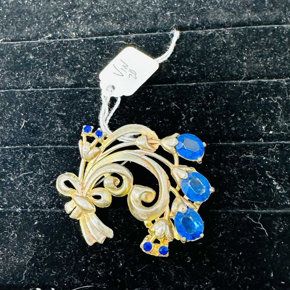 Another vintage brooch